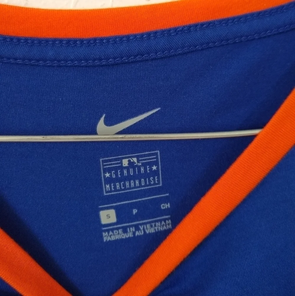 SALE 🛍️ 𝅺NIKE New York Metz team shirt Womens size S